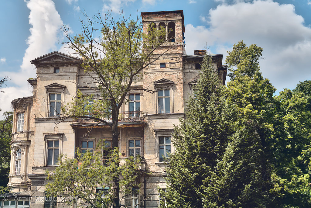 old grungy villa found in Berlin Kreuzberg